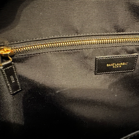 Saint Laurent Toile Monogram -Authenticity Card,Strap, Dustbag,lock/key included - Picture 5 of 16